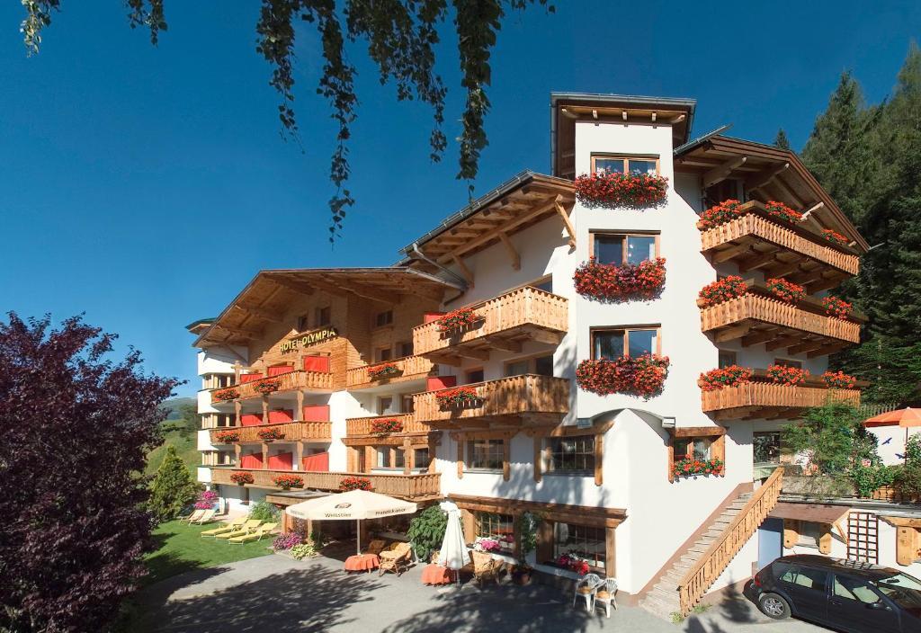Hotel Olympia Pettneu am Arlberg Exterior photo