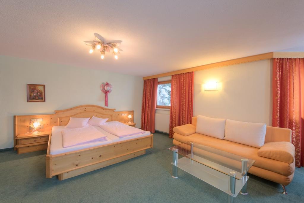 Hotel Olympia Pettneu am Arlberg Exterior photo